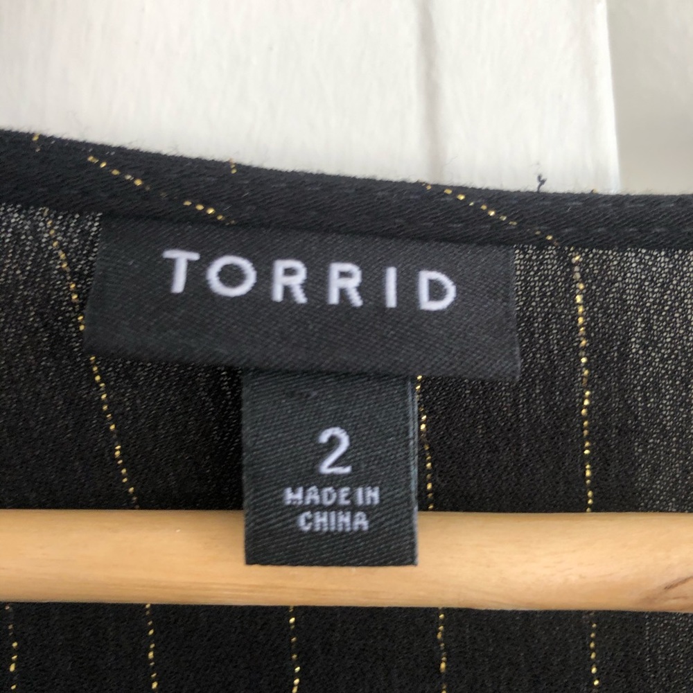 Torrid black gauze smocked babydoll blouse Size 2X - Picture 4 of 8